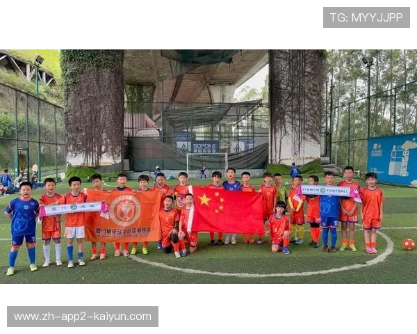 足球俱乐部在青训中建立家校社三方联动机制确保球员成长环境稳定