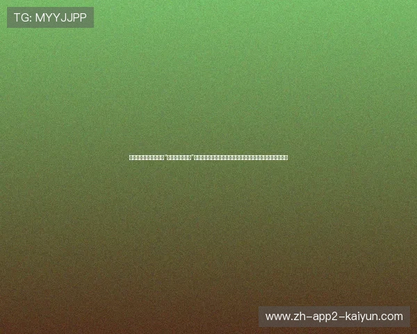 建议给某明星前锋配个“表情包管理大师”：省得他坐在替补席上看队友落后时的幸灾乐祸全被镜头拍到